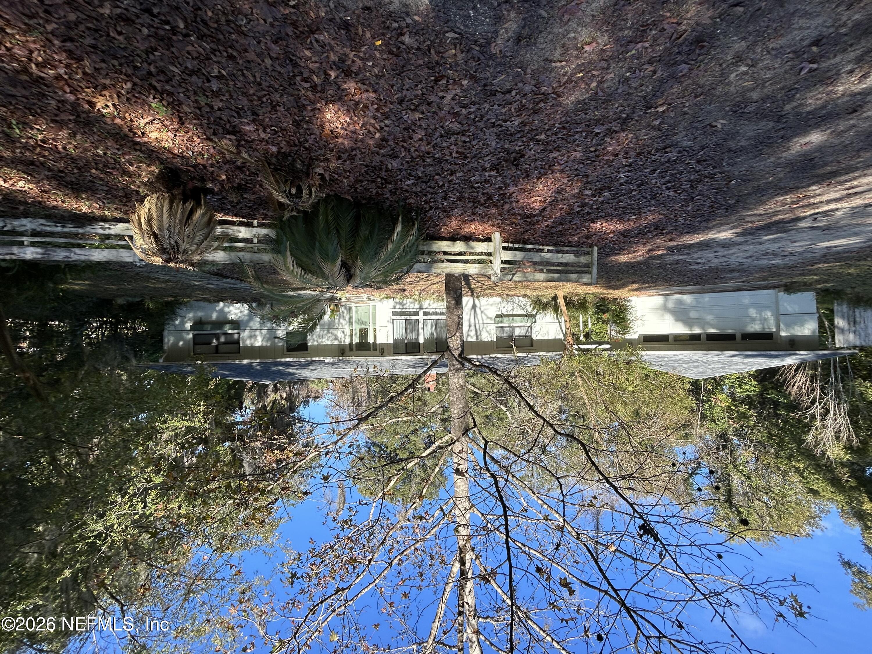 Image 1: Block home w/lake access