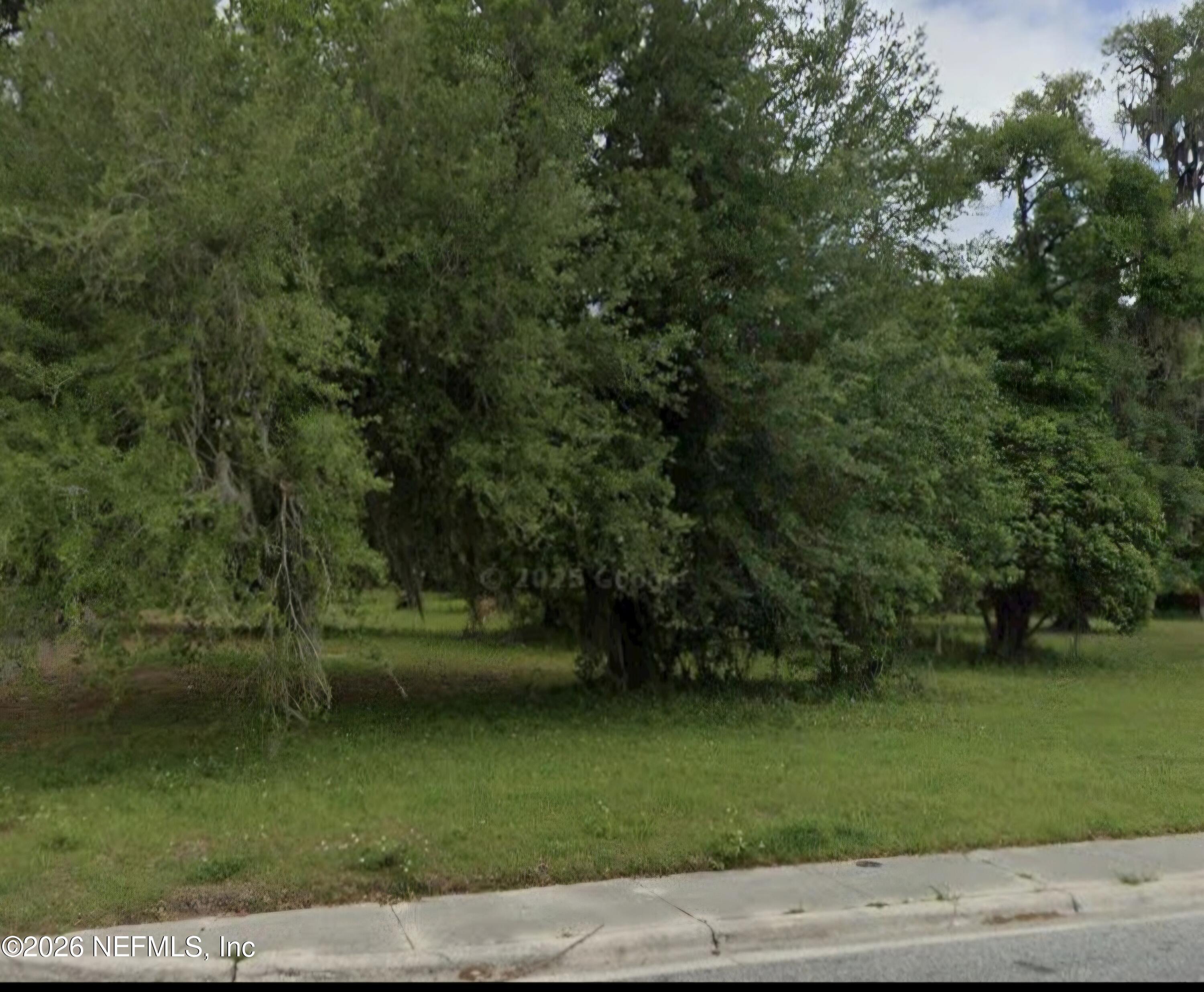 Image 3: Front of land from Huntington Rd