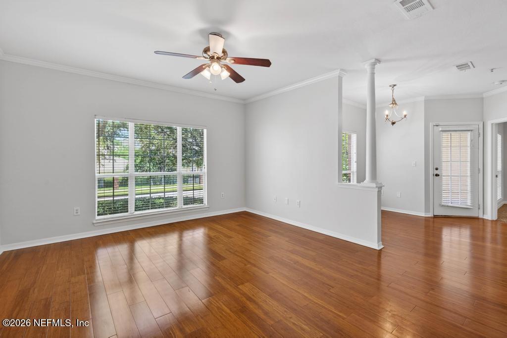 Image 1: Living Area