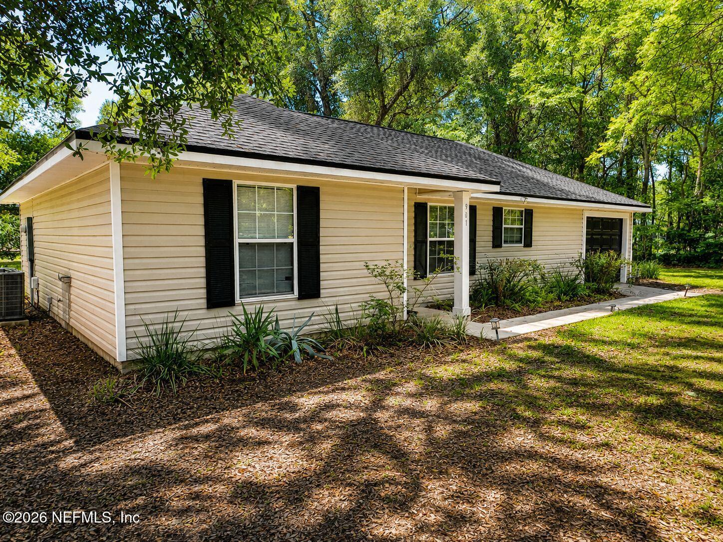 Image 1: 901 SW Pecan St