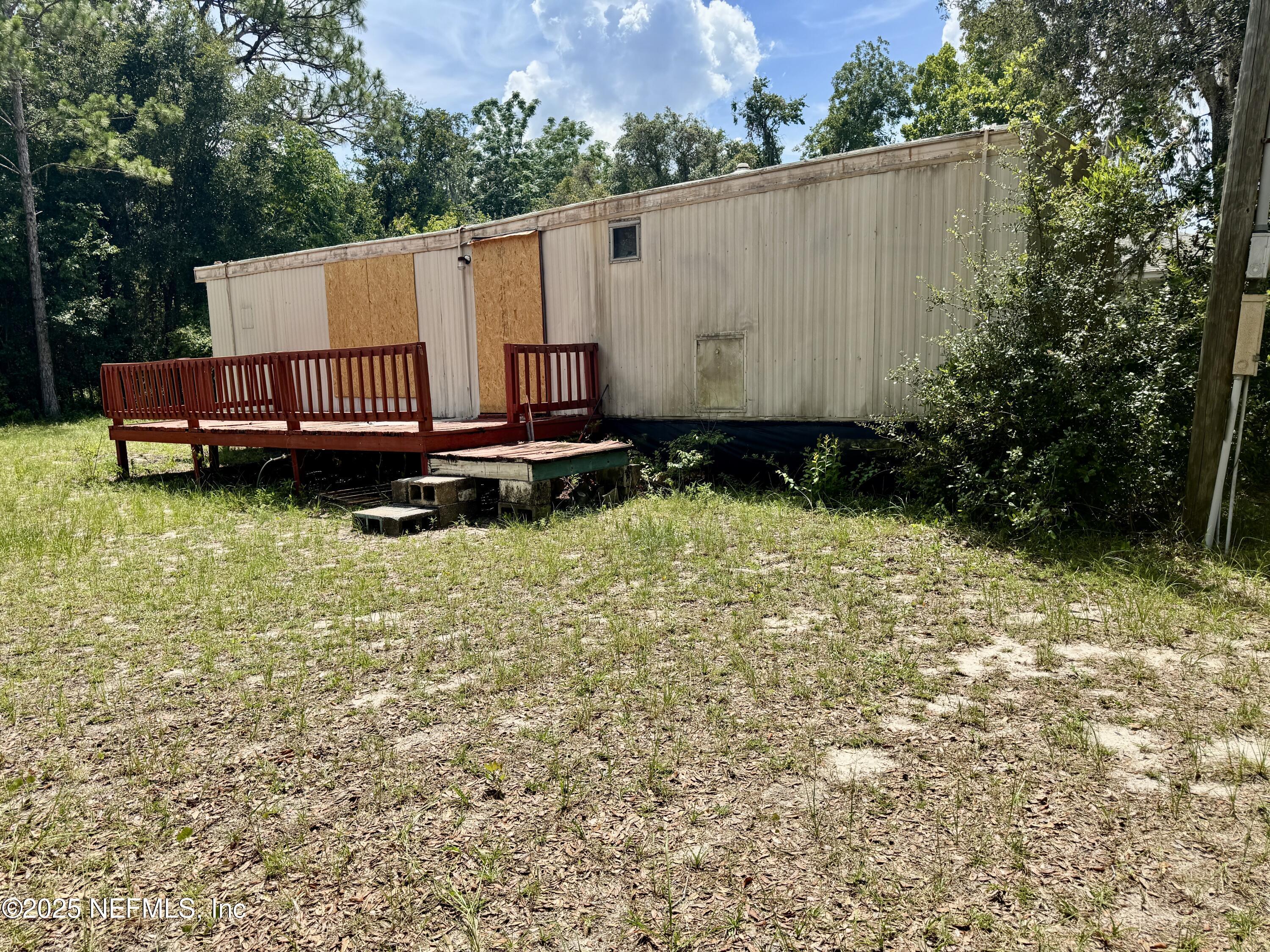 Image 3: 267 LakeView Ct, Interlachen, FL