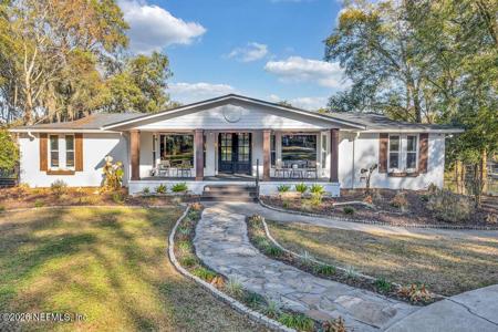 697 ARTHUR MOORE Drive