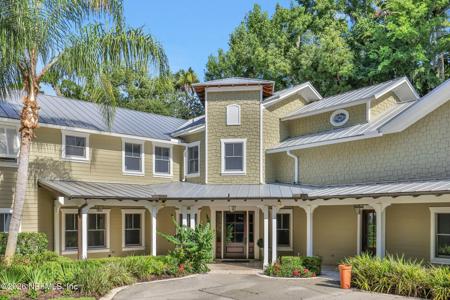 127 S ROSCOE Boulevard