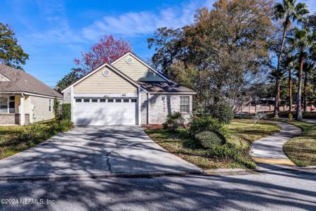 7743 MANASSAS Court W