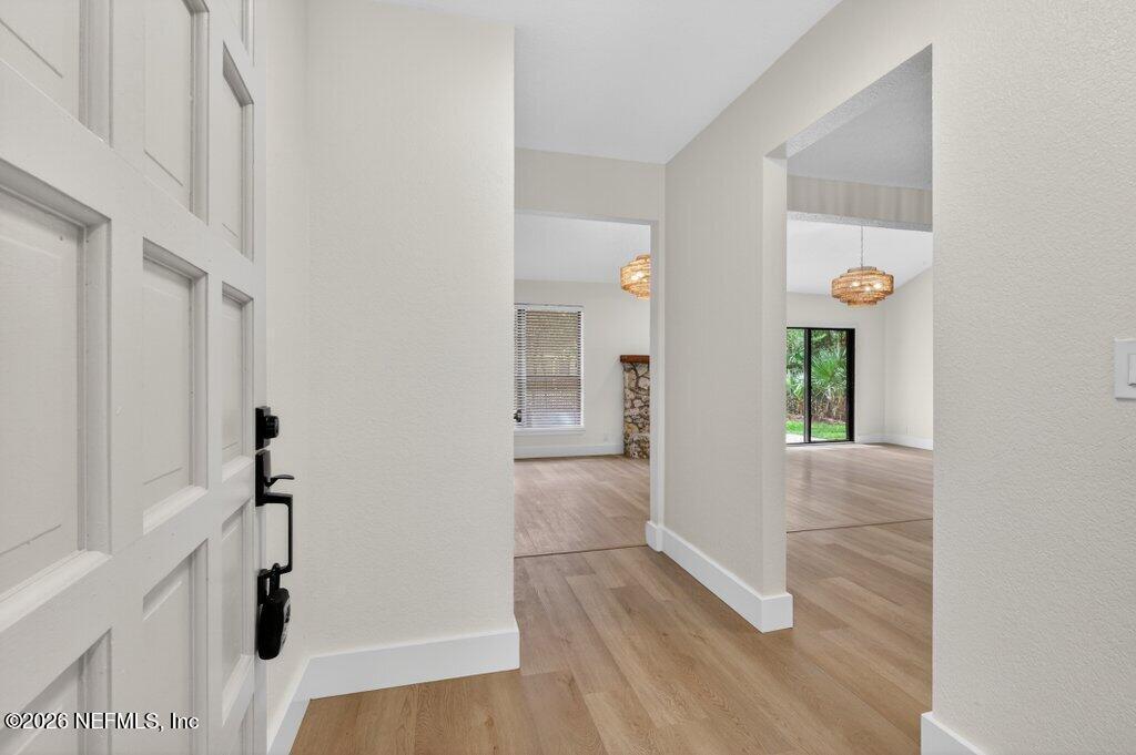 Image 3: 010-12128HiddenHillsDriveSouth-Jacksonvi