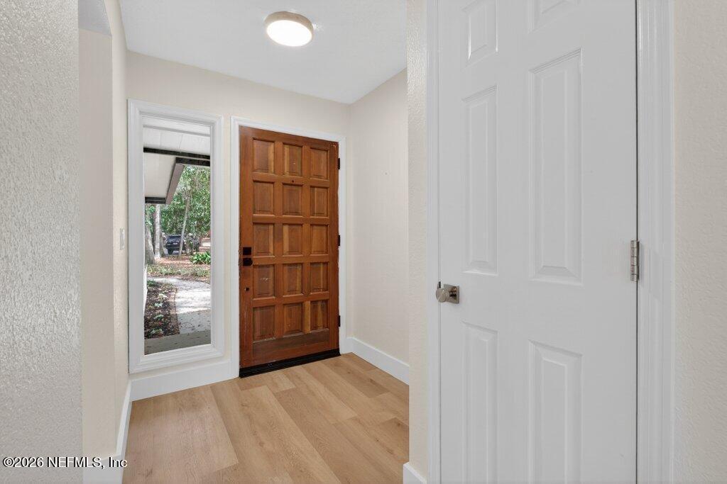 Image 4: 011-12128HiddenHillsDriveSouth-Jacksonvi