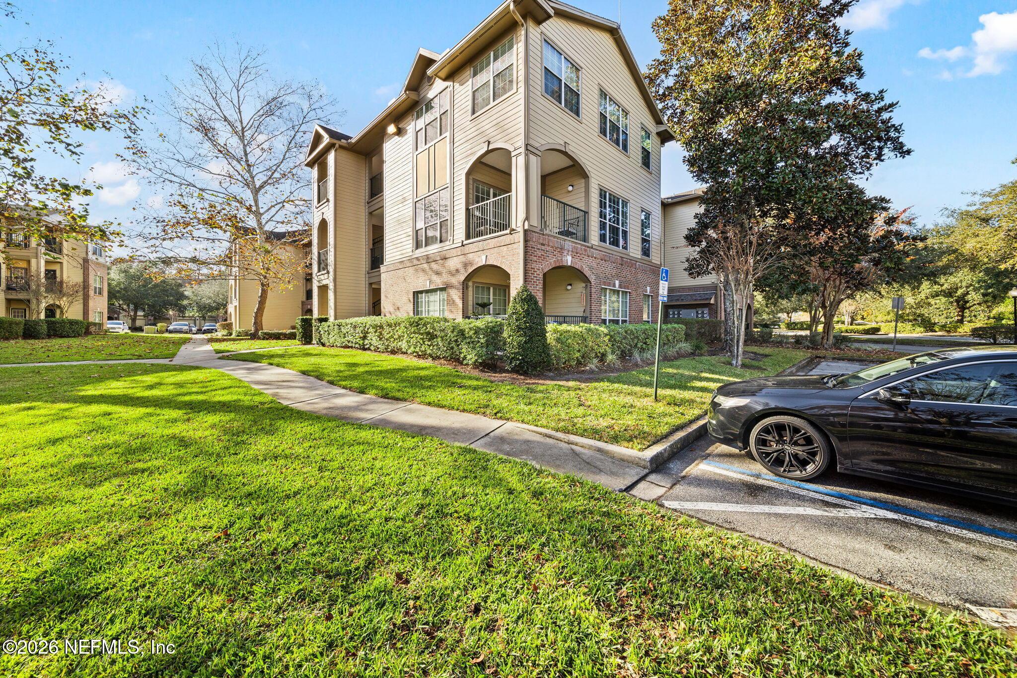 Image 2: 4-web-or-mls-R6II3606