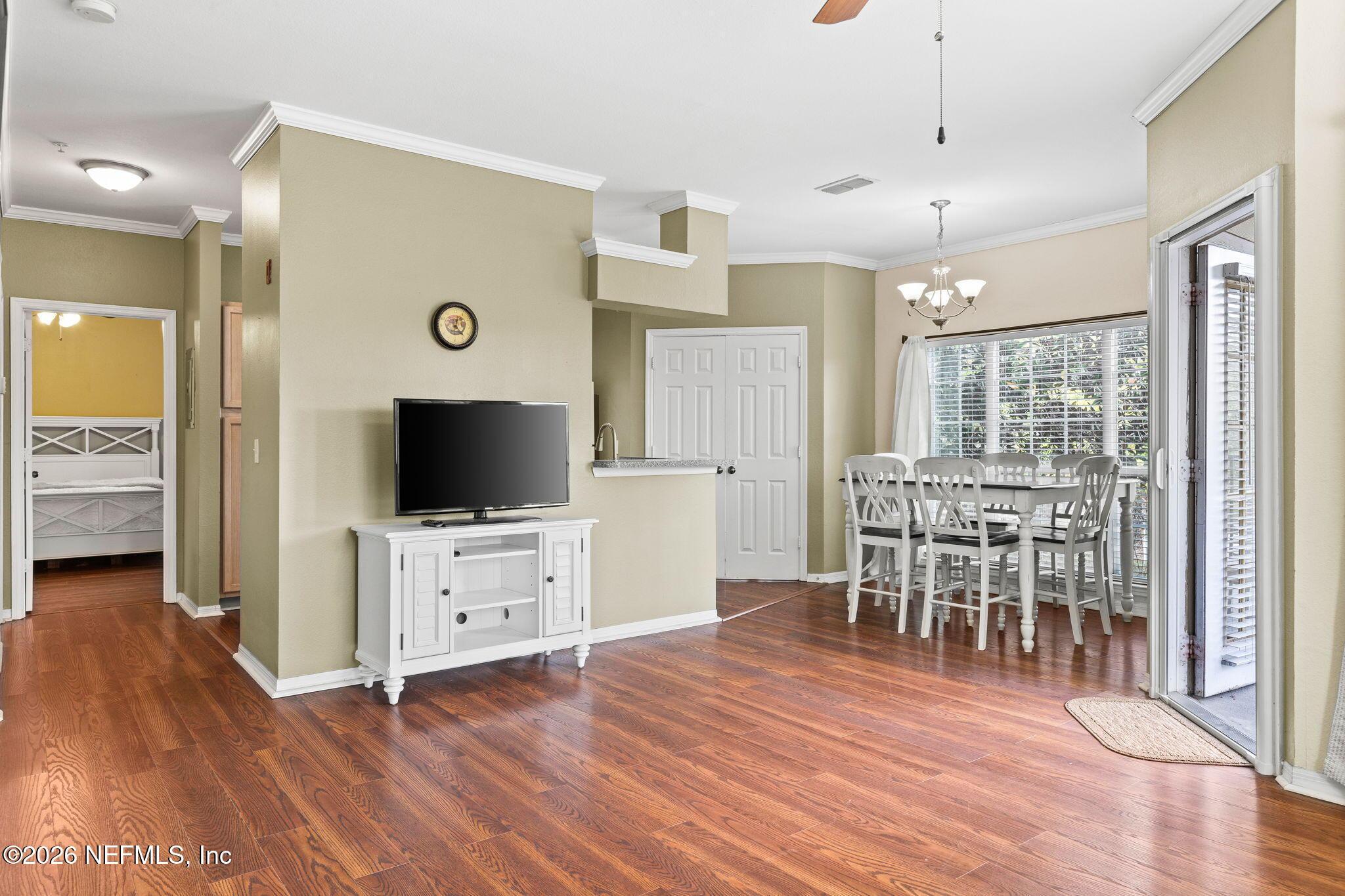Image 4: 6-web-or-mls-R6II3594