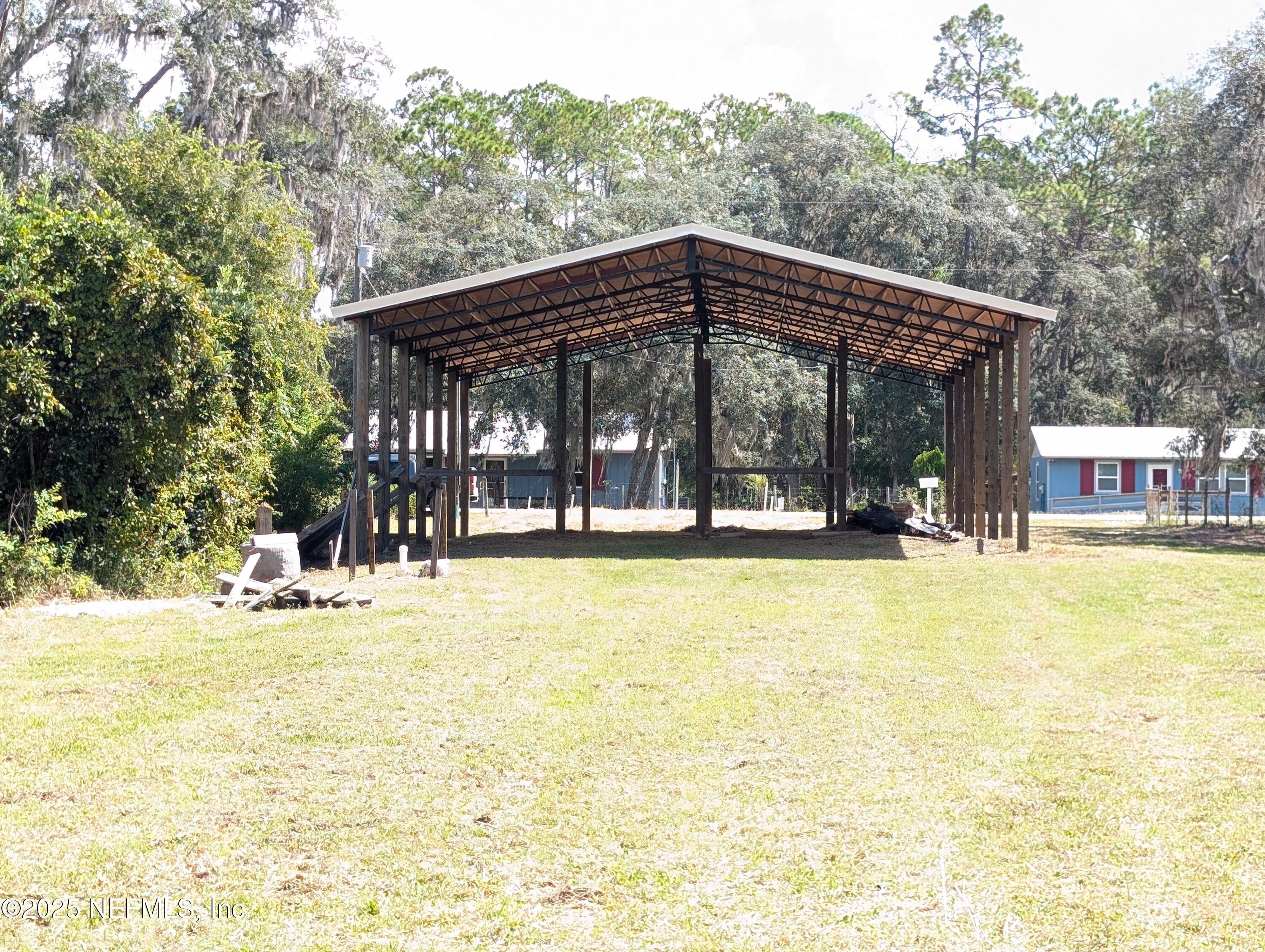 Image 2: 211 IDA BLVD 06