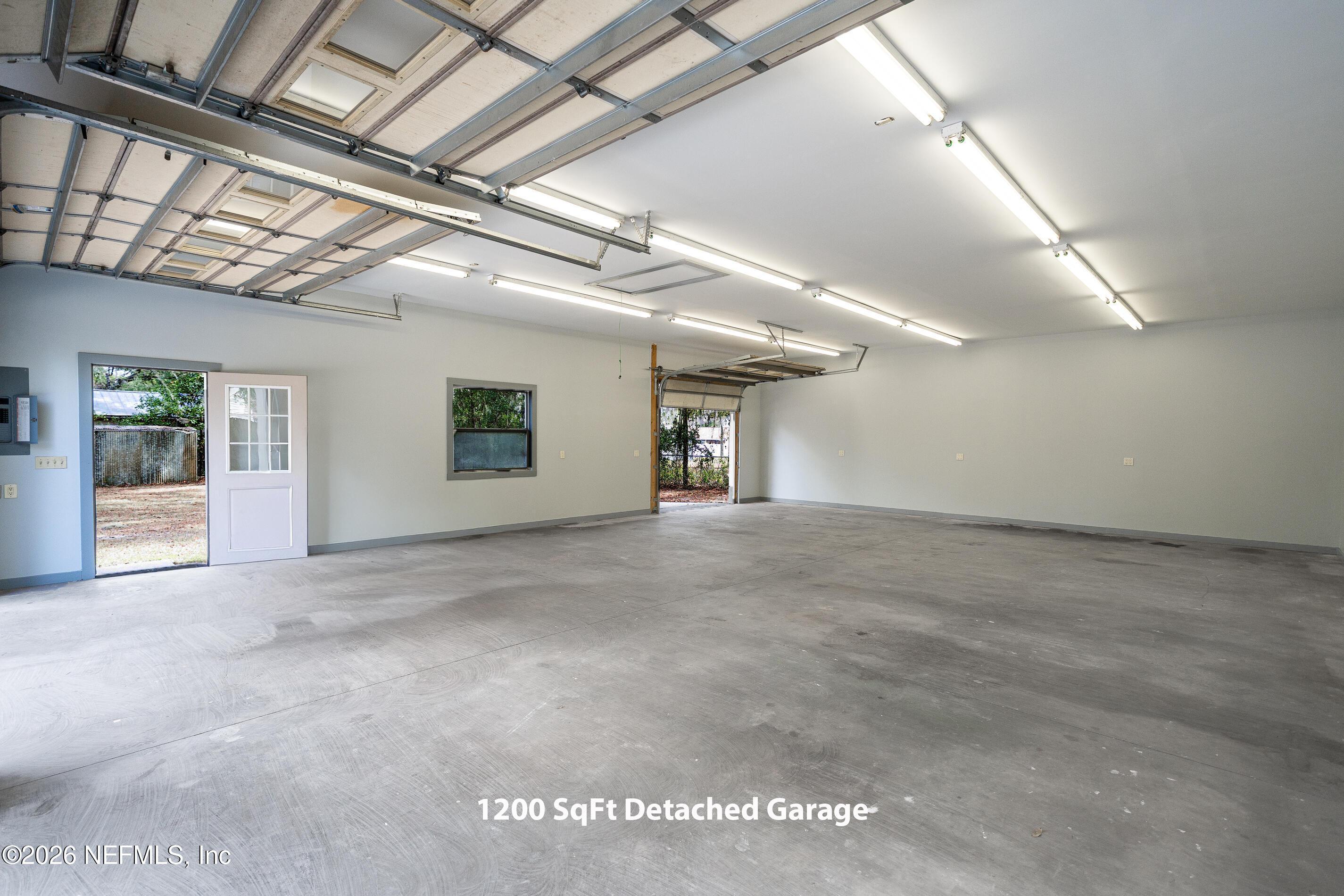 Image 4: Ext Detached Garage a