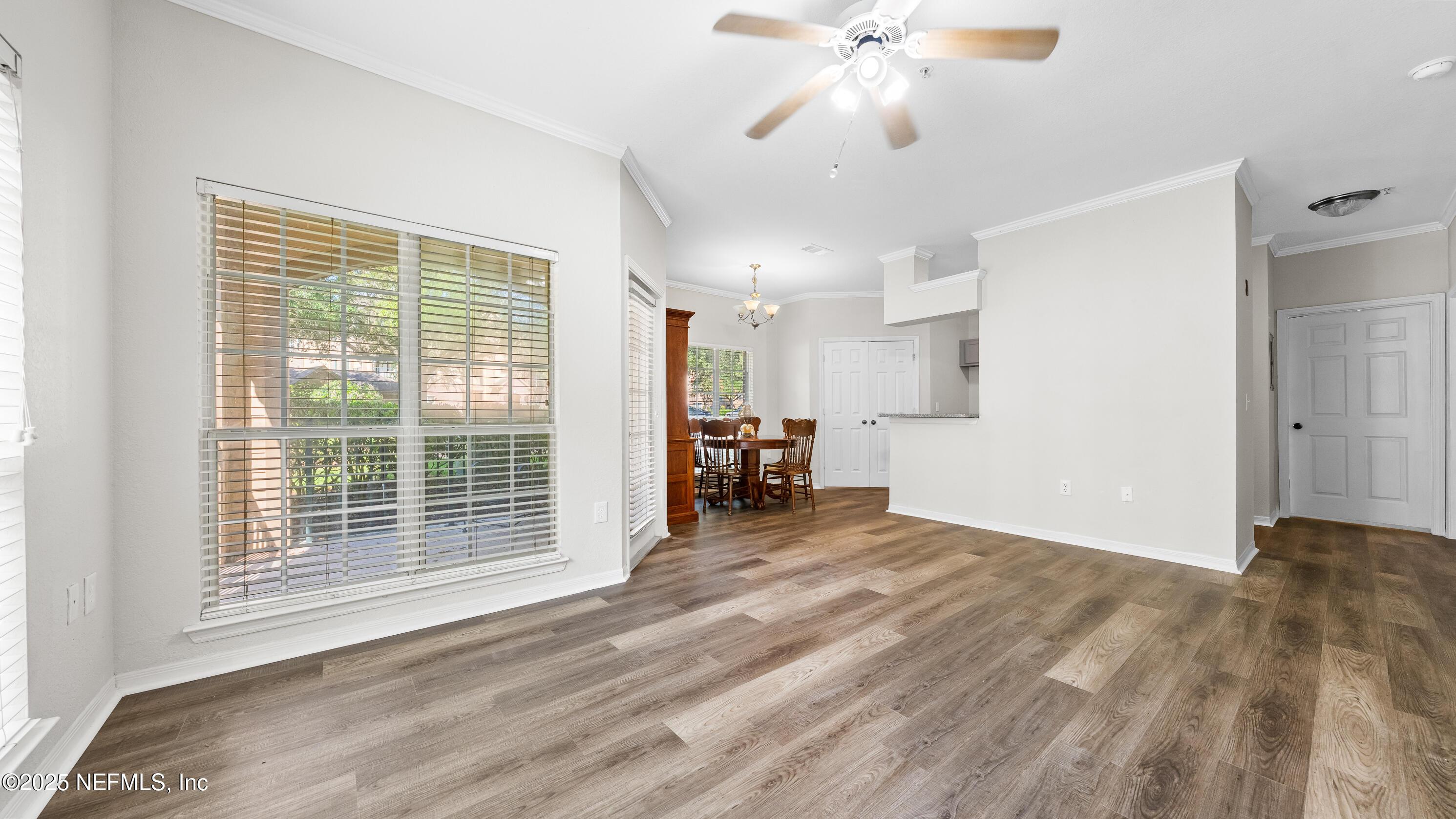 Image 4: #5-Living Room