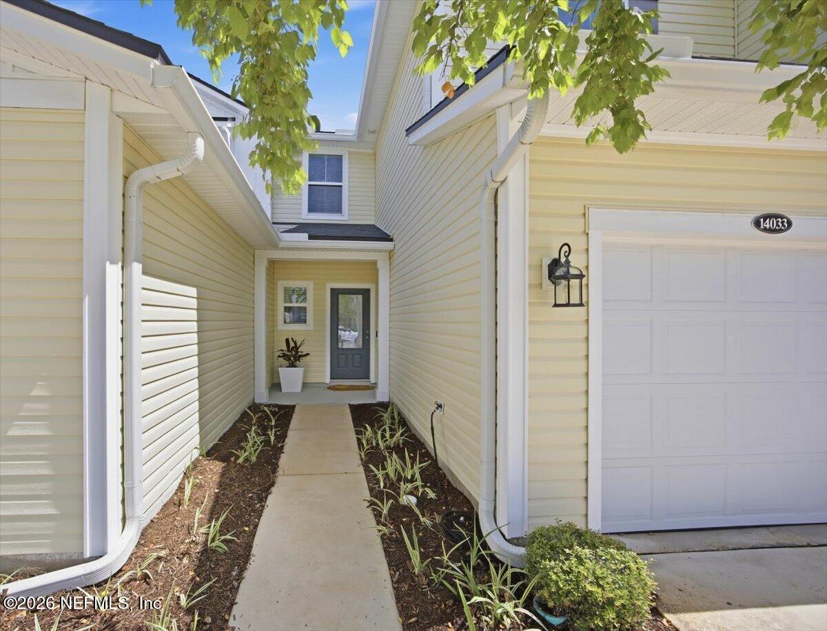 Image 3: 04-Entryway & Garage
