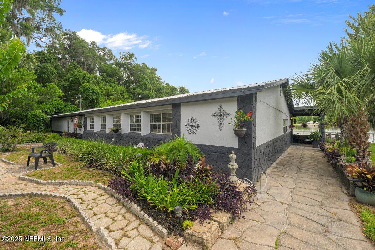 Image 3: Front