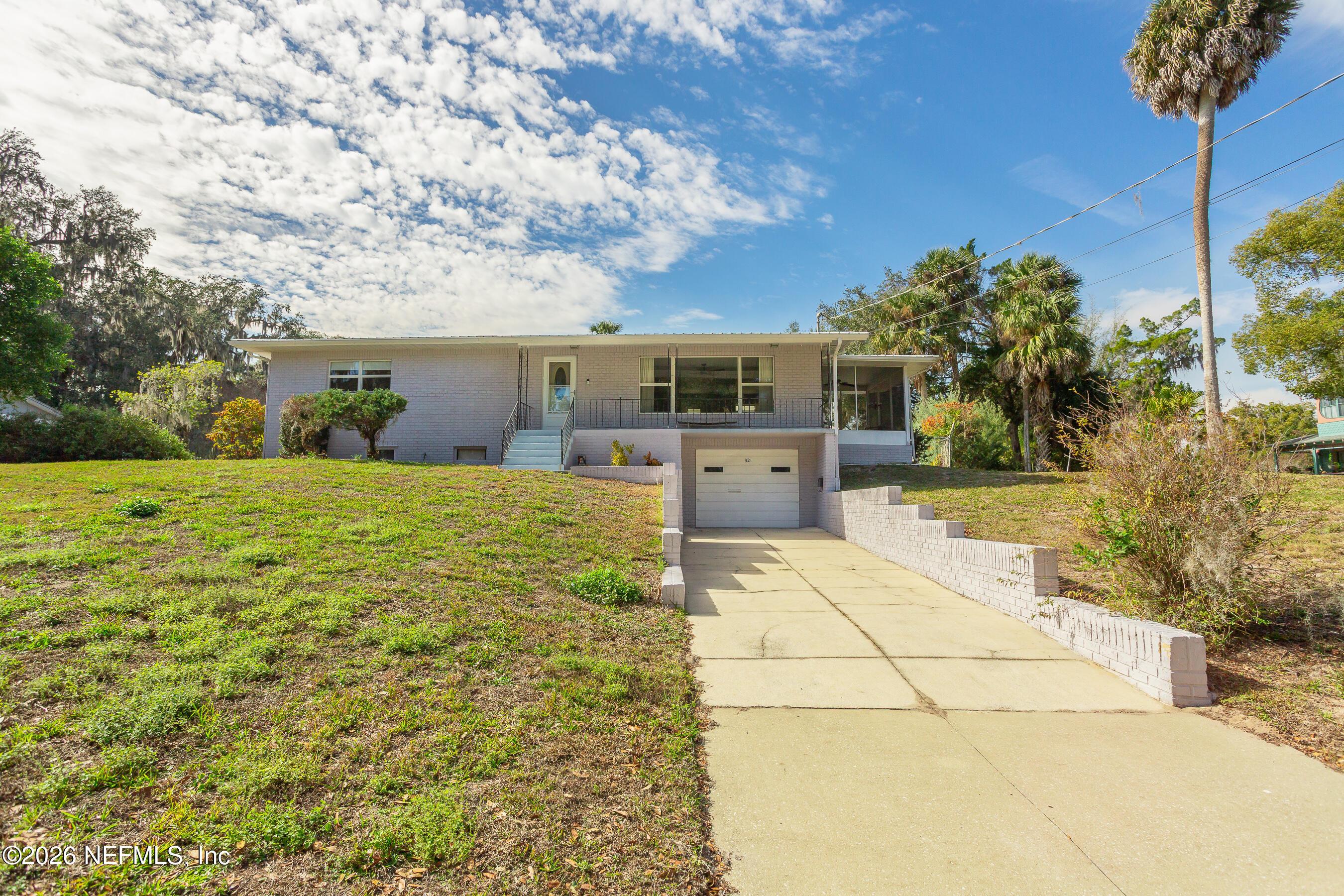 Image 2: 521NLakeSt-3813