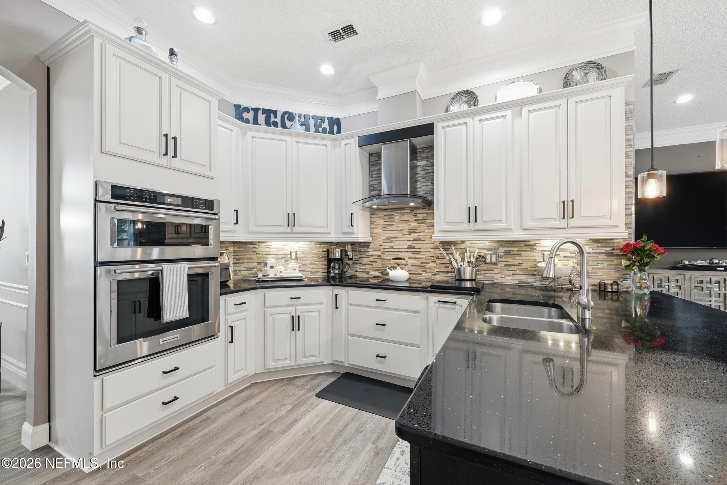 Image 2: beautiful finishes