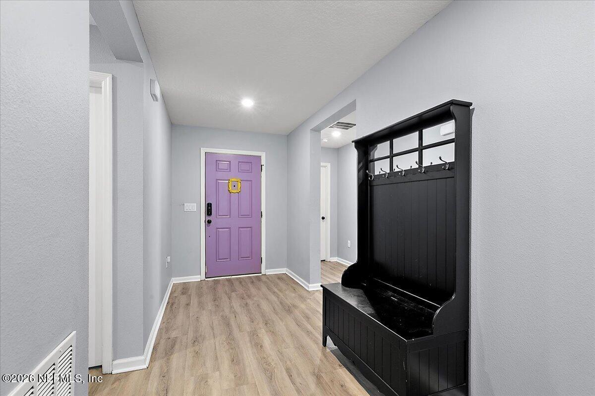 Image 3: 03-Foyer