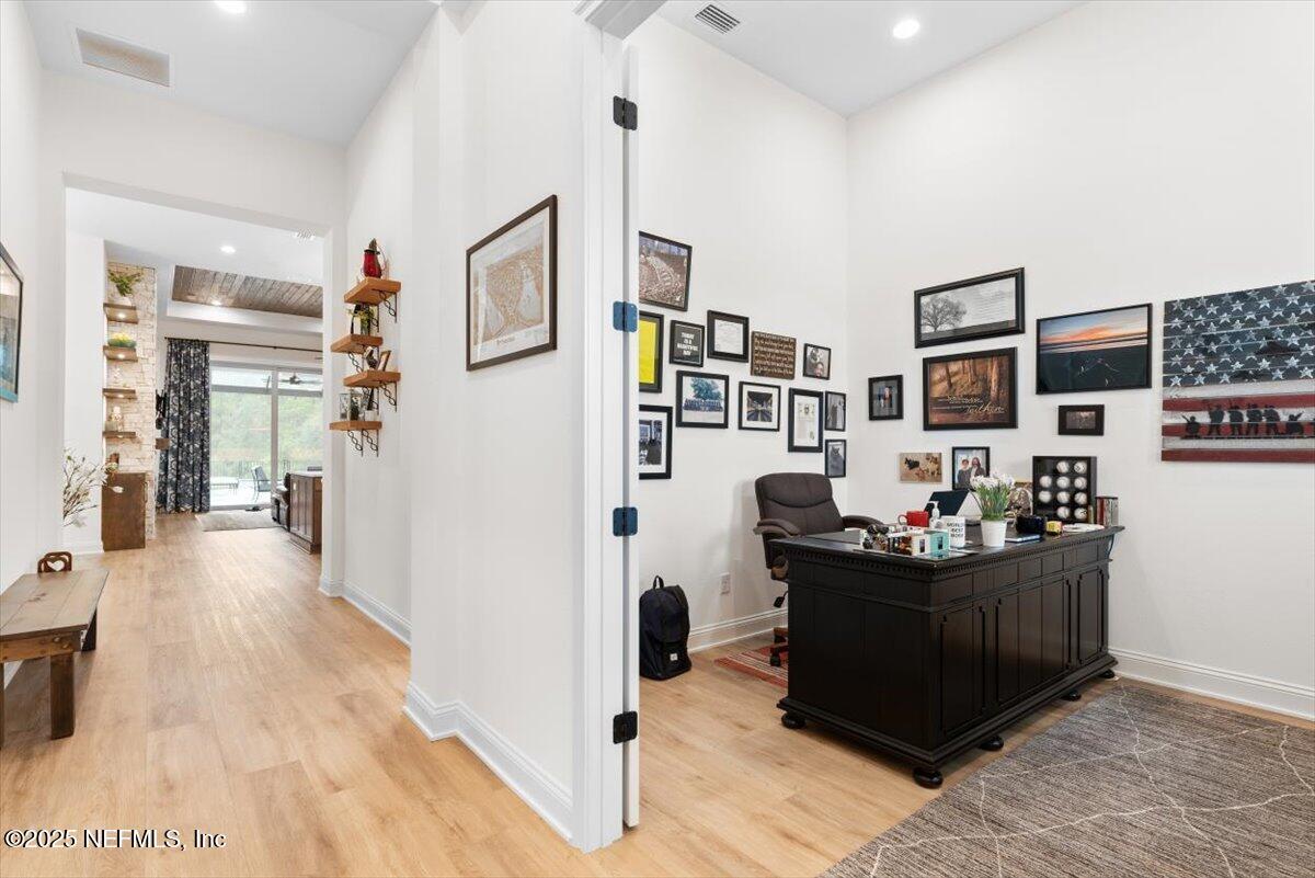 Image 4: Flex/Office