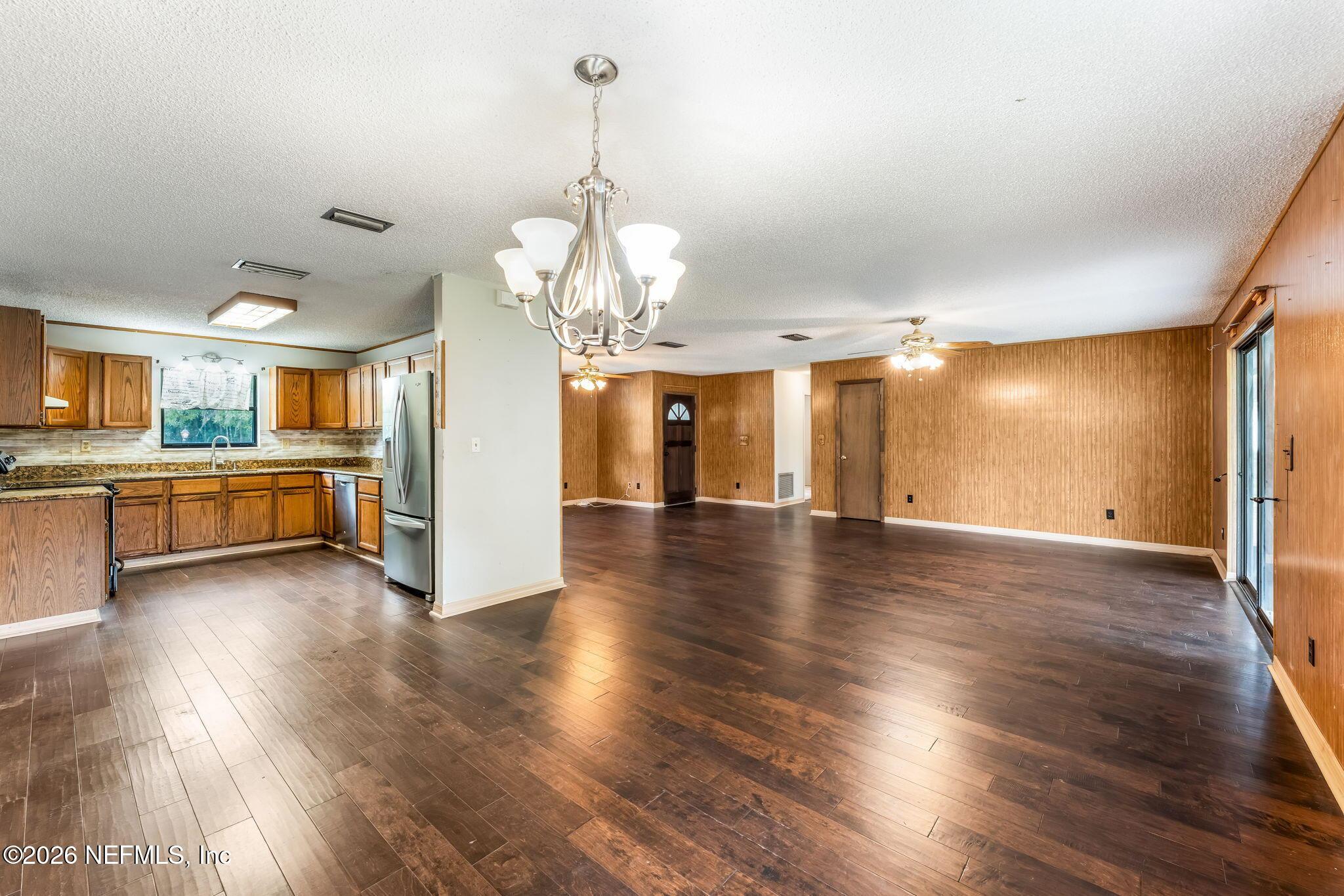 Image 4: 14-web-or-mls-Dining Room