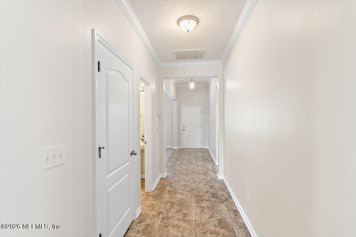Image 3: 03-Foyer