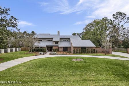 8117 WOODPECKER Trail