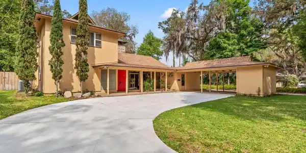 2712 RED FOX Road