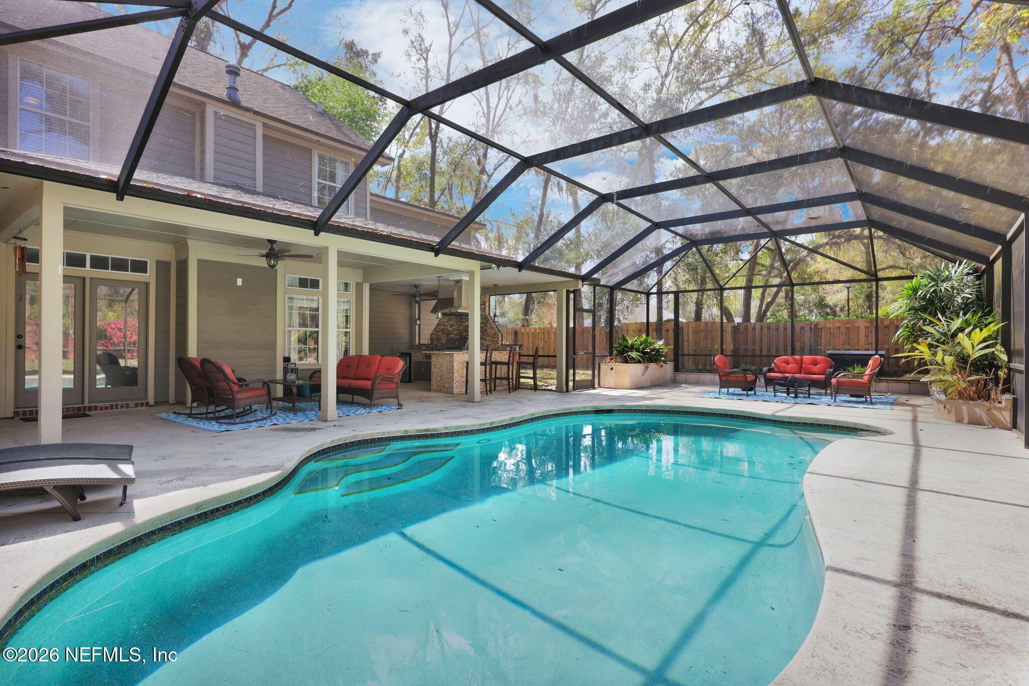 Image 2: Large Outdoor Pool