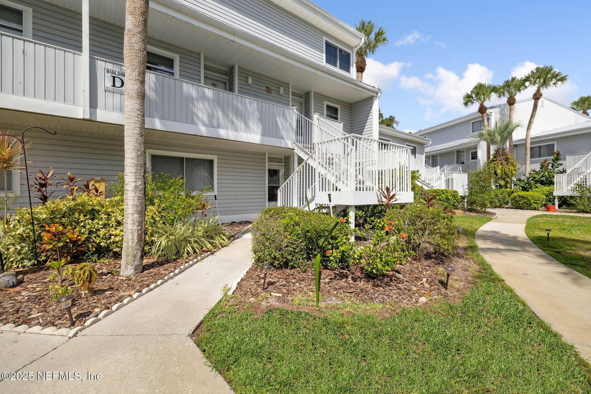 Image 3: 2-125 River Bnd Pl Unit D (1 of 43)