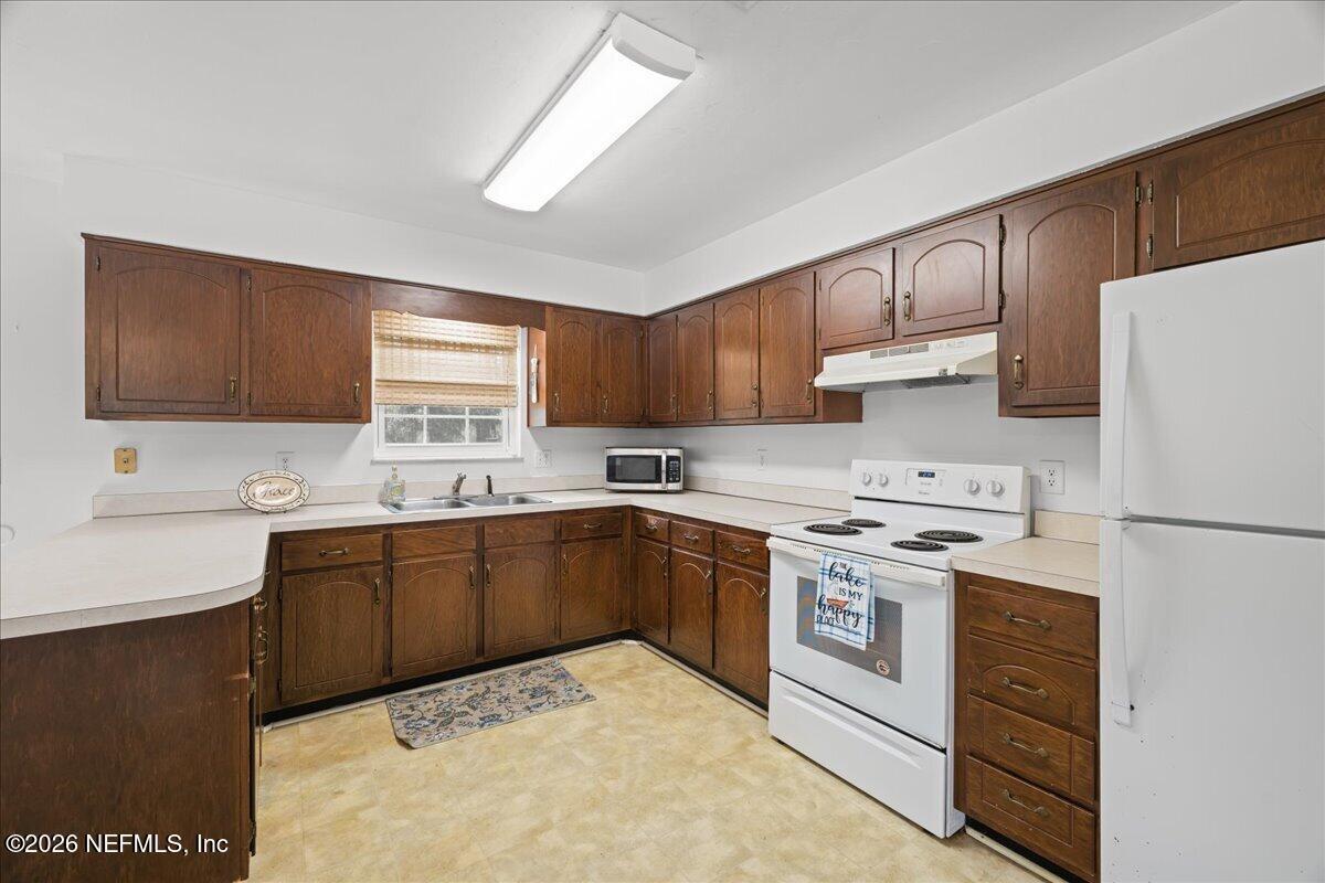 Image 4: 15-JWLeeMedia0794