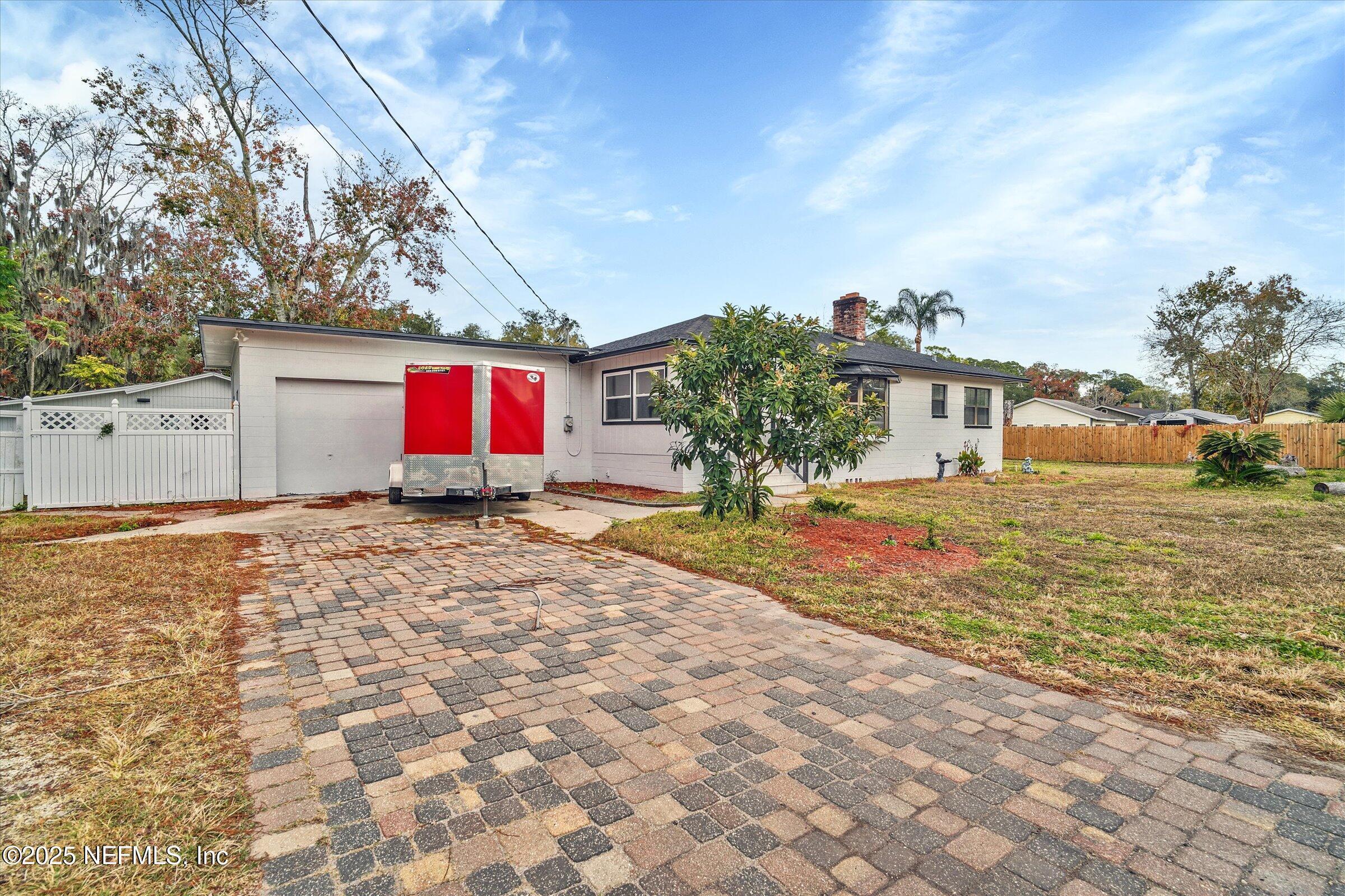 Image 3: 02-12031 Antibes Street-2