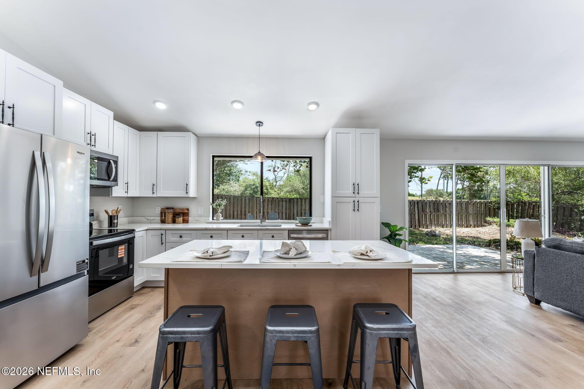 Image 4: 14-web-or-mls-Kitchen
