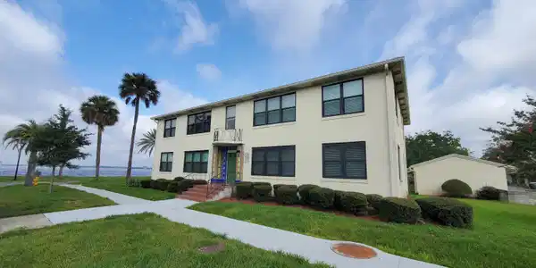 915 LANDON AVE