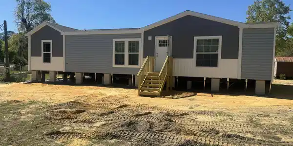 201 DAWN Avenue