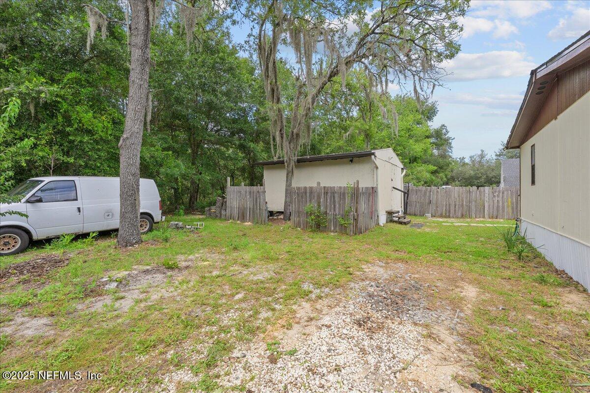 Image 4: Driveway /Shed