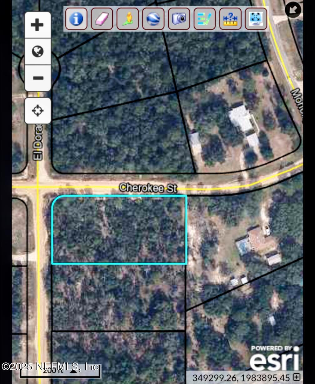 Image 2: lot