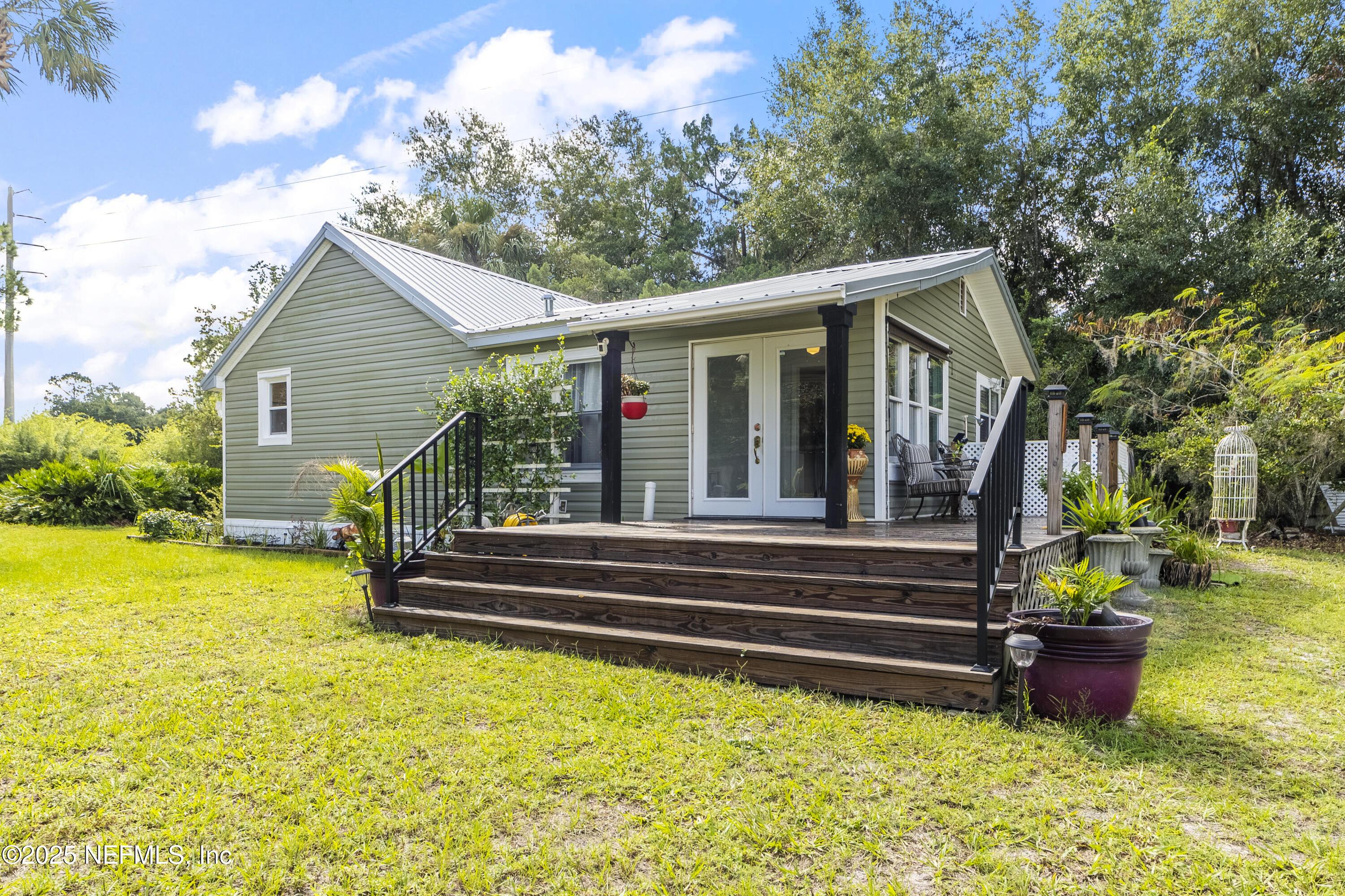 Image 2: 942 State Rd 20, Interlachen, Florida