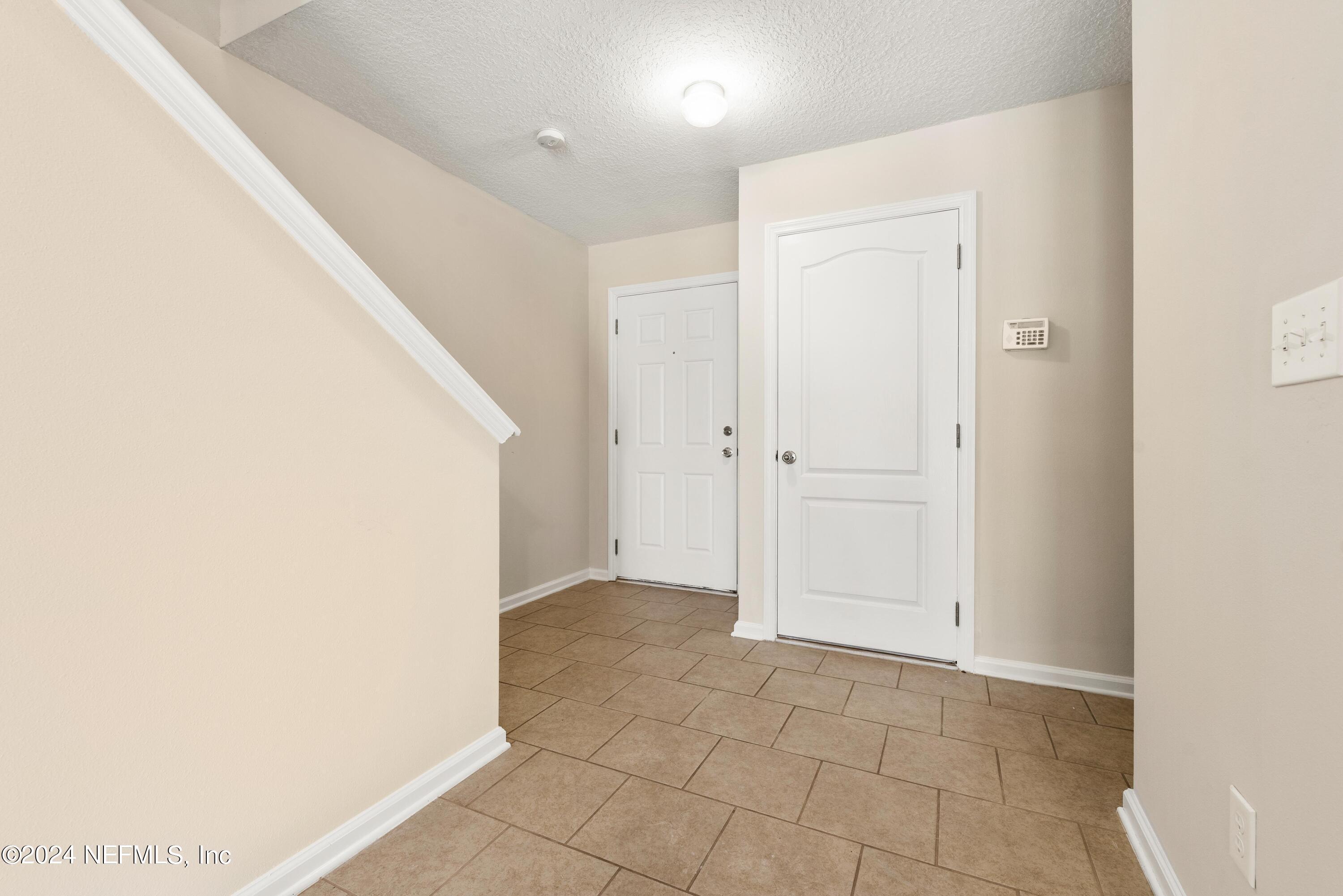 Image 4: 128 Gargonza Ct-6