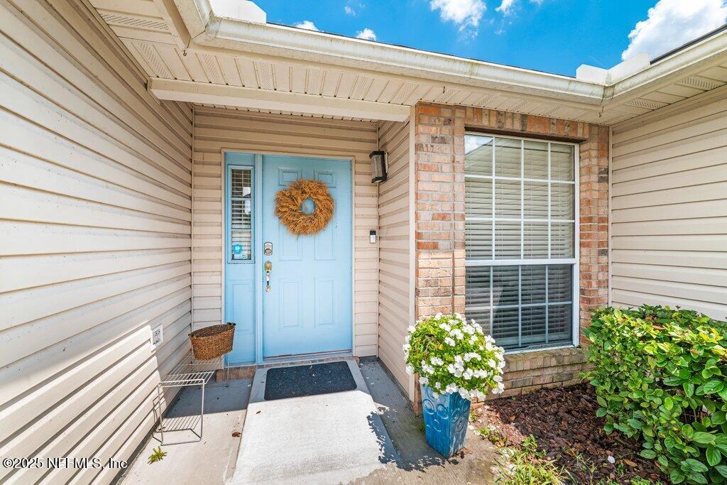 Image 3: Front Entrance