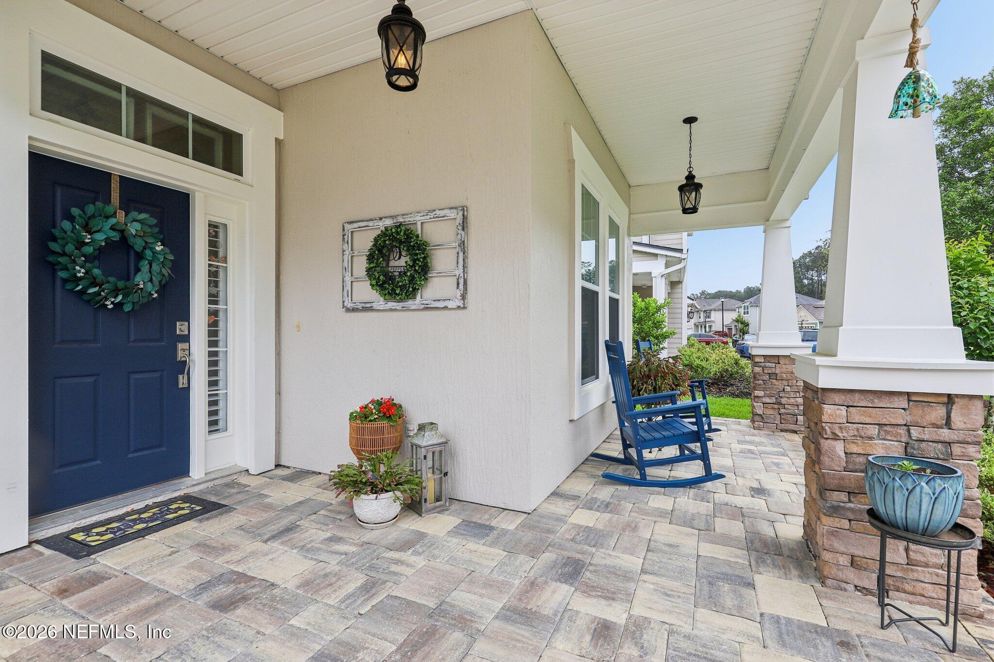 Image 4: Full front Porch