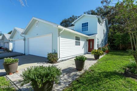 3911 MEADOWVIEW Drive N