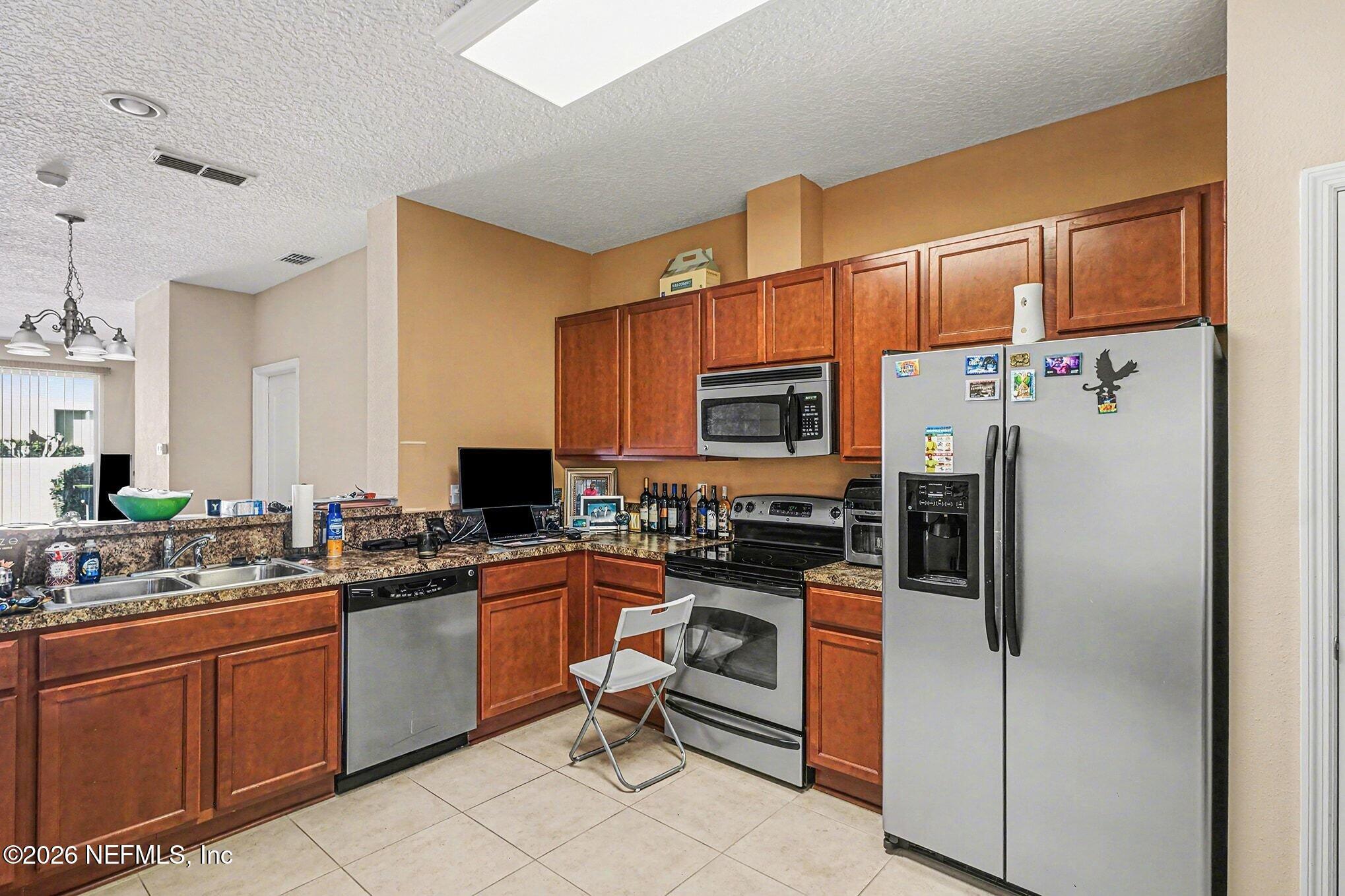 Image 4: 012_file_6832