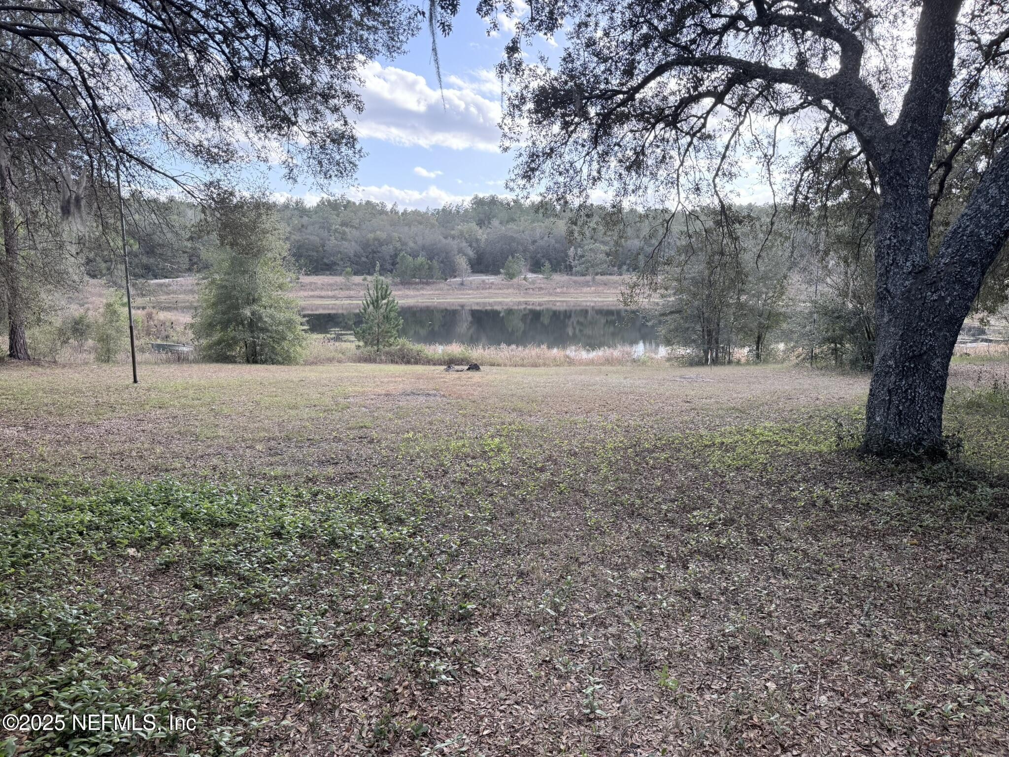 Image 3: 1607 Twin Lakes Blvd, Interlachen, FL