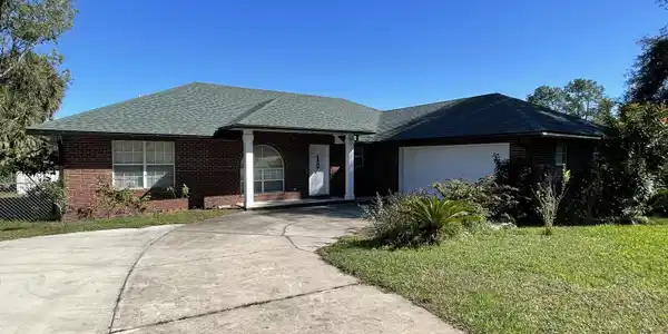 235 NW BEREA AVE