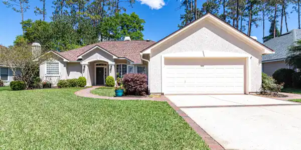 2112 PARK FOREST CT