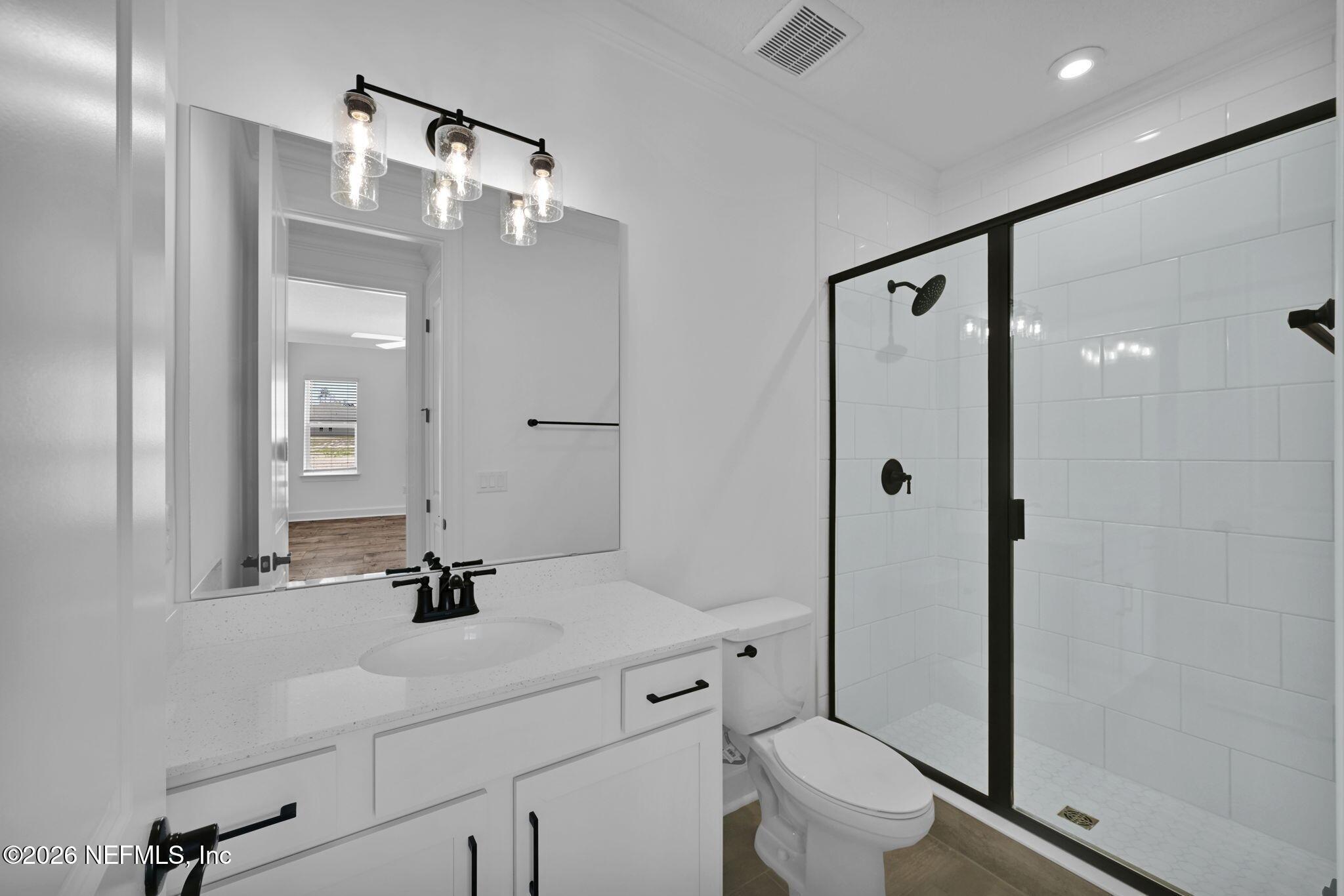 Image 4: CTNP-0002-00_Grayton II_Bath2