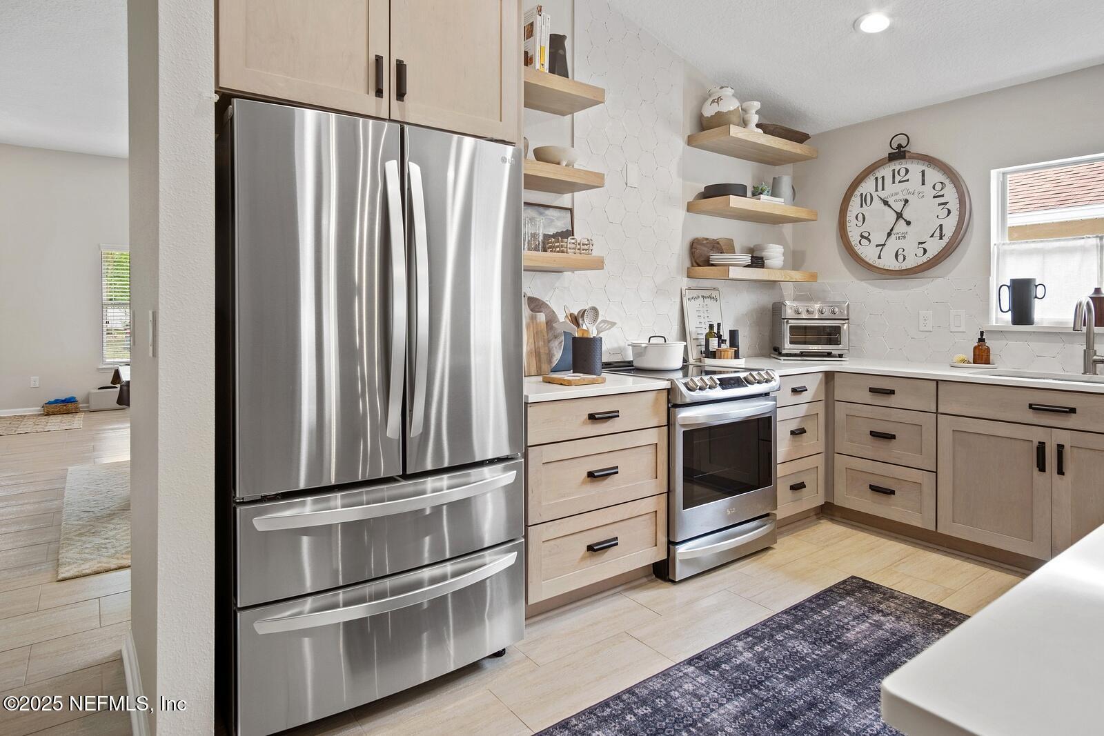 Image 3: 211 Tadcaster Court Kitchen