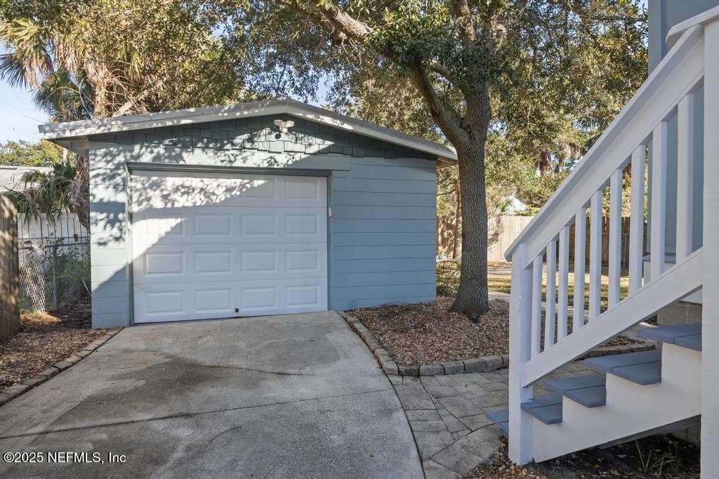 Image 2: 181 M L King Ave-52