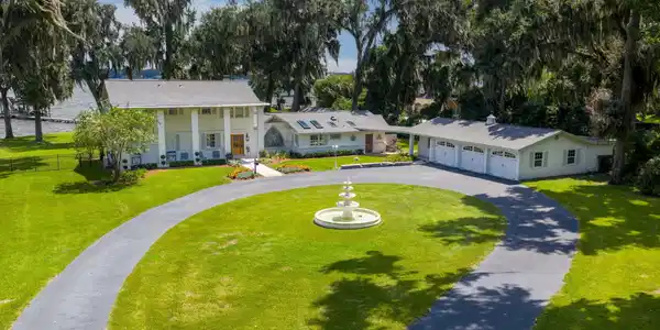 3528 LULLWATER Lane