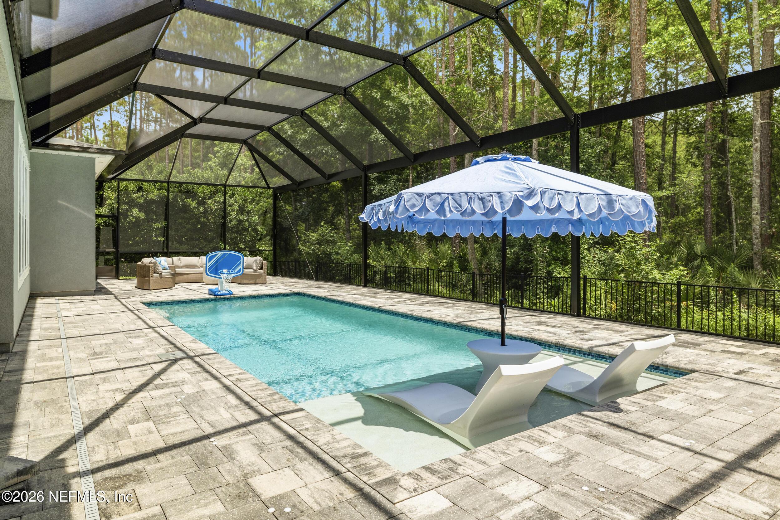 Image 1: Welcome Home! 203 Old Bluff Dr
