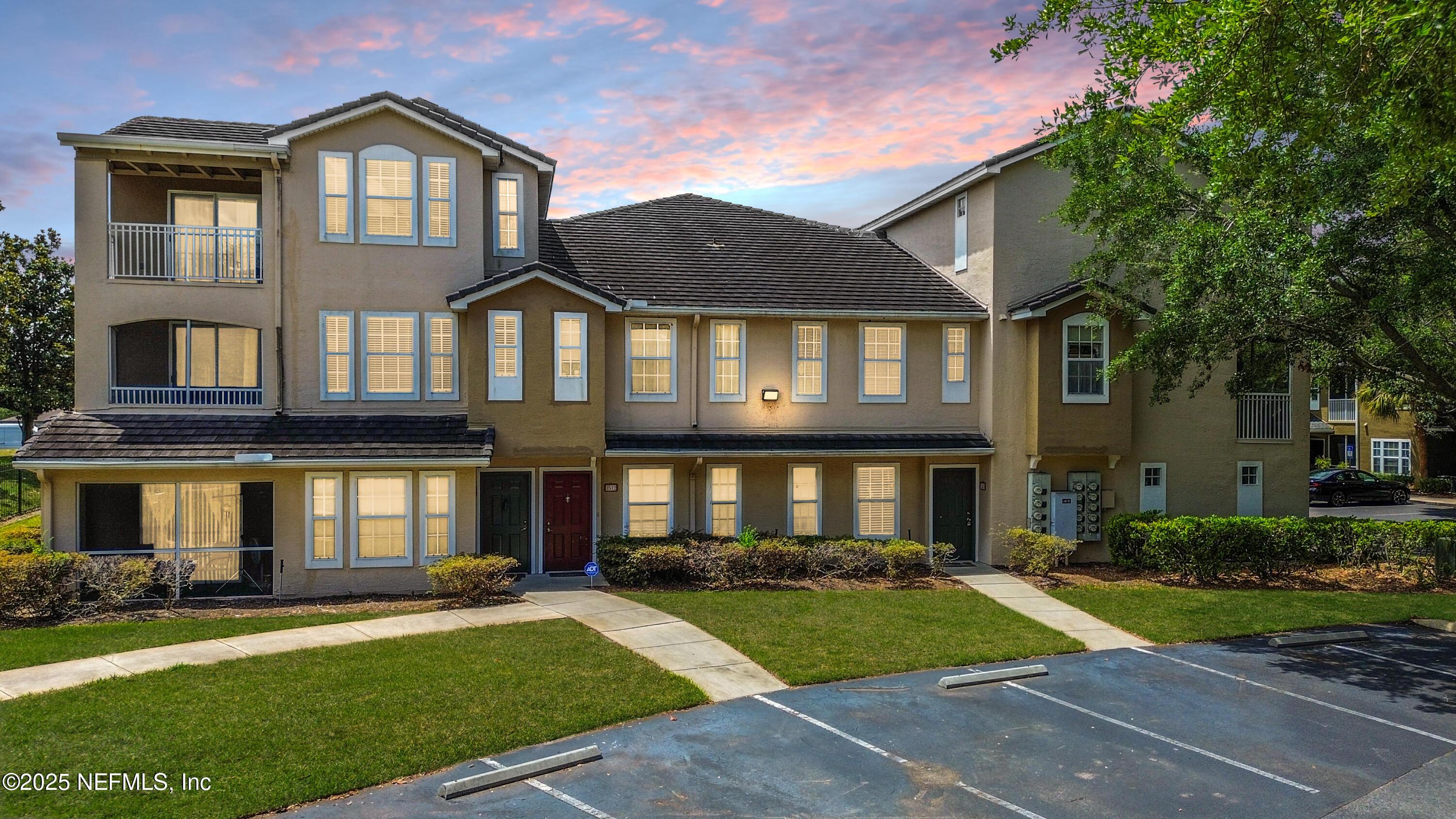 Image 1: 10075 GATE PKWY N 1513-1