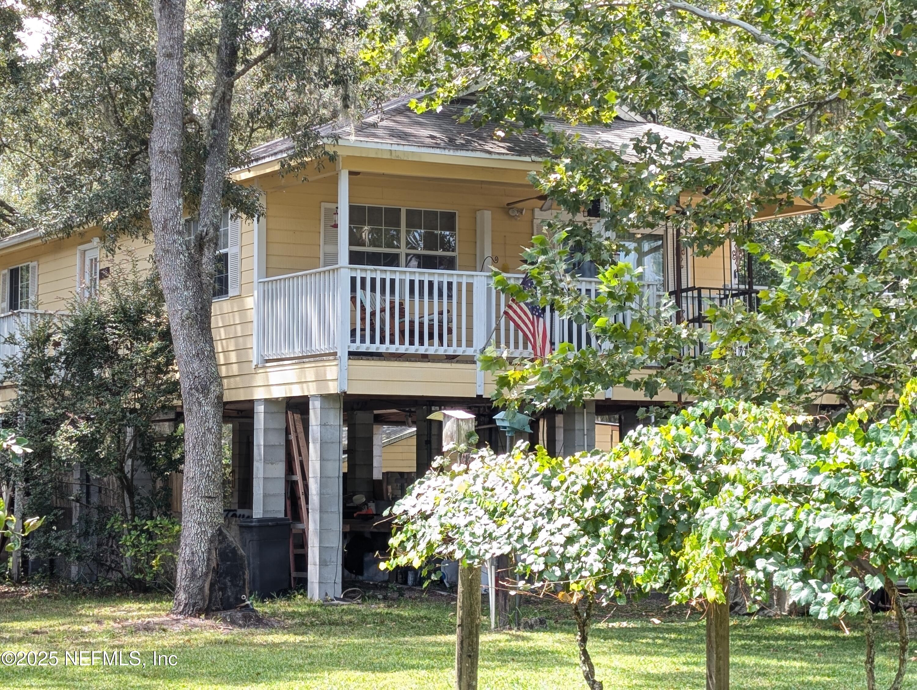 Image 2: 215 MALTAS AVE